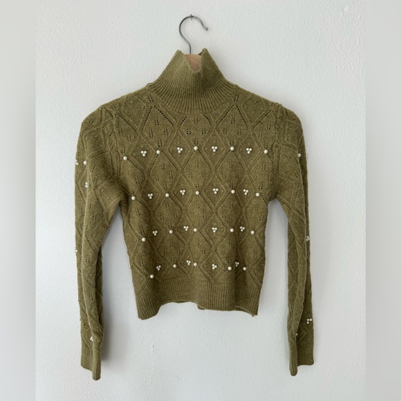 NWT Bey Azura Green Turtleneck Short Sweater With Pearl Beads - Picture 4 of 7